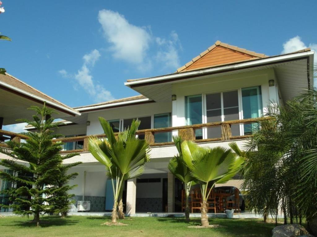 Thipburee Resort Sichon Exterior photo